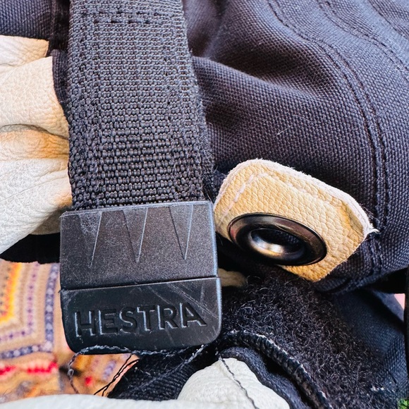 Kinda Hestra Black ski Gloves - Picture 4 of 6